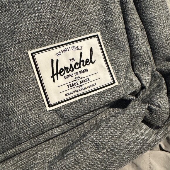 Herschel Pop Quiz Backpack 22L Raven Crosshatch Gray - Picture 2 of 14